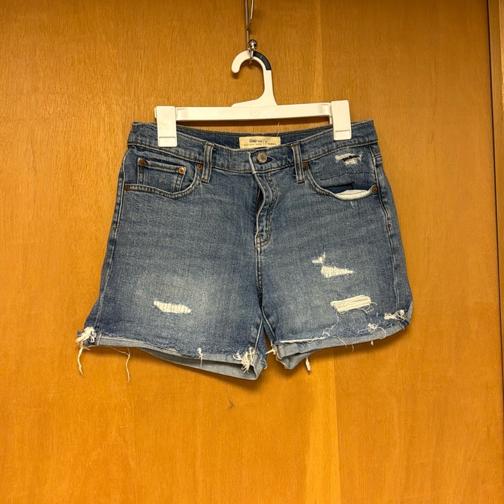 GAP 5” Jean shorts Size 29
